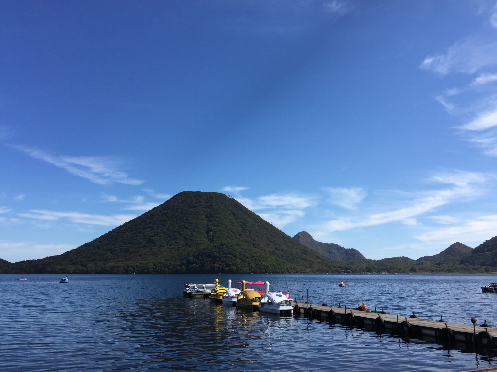 榛名富士と榛名湖のボート