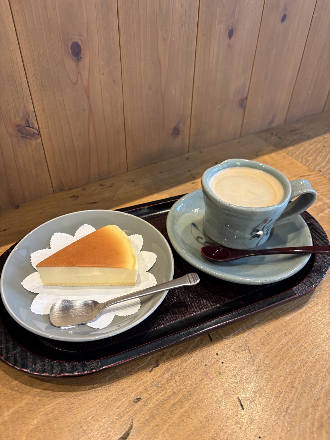 Cafe水月のチーズケーキとコーヒー